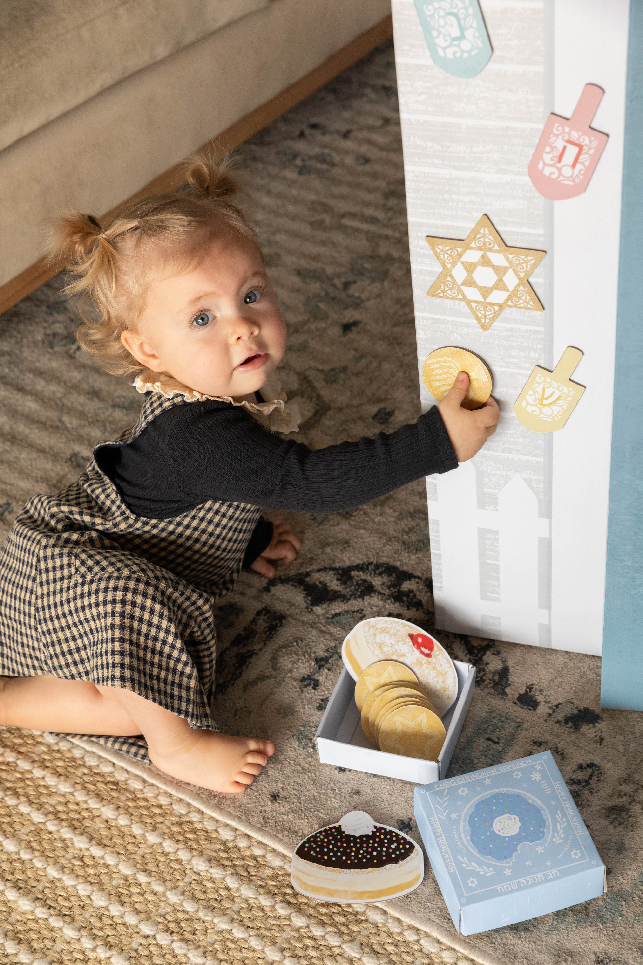 Make It Festive - Hanukkah Decor Kit - Image 11