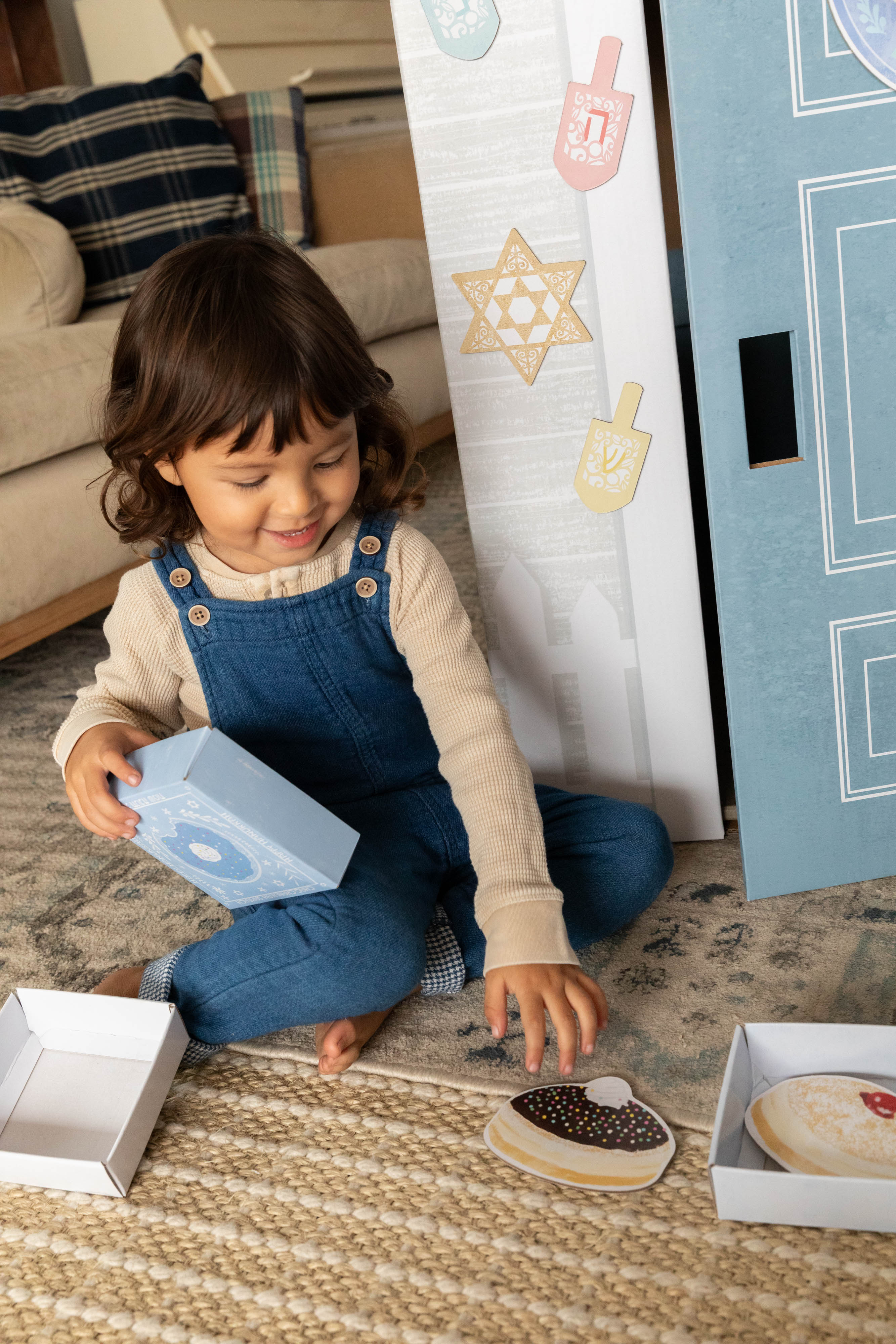 Make It Festive - Hanukkah Decor Kit - Image 12